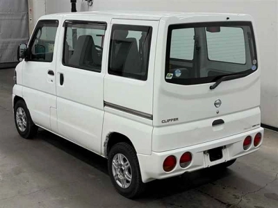 NISSAN CLIPPER VAN