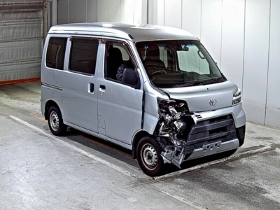 TOYOTA PIXIS VAN