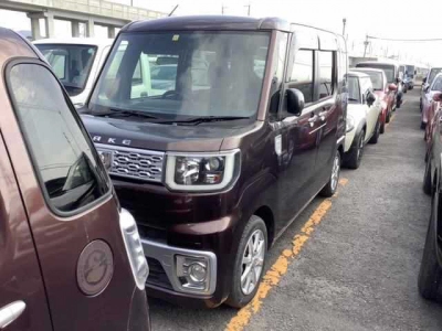 DAIHATSU WAKE
