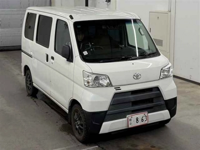 TOYOTA PIXIS VAN