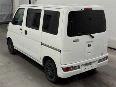 TOYOTA PIXIS VAN