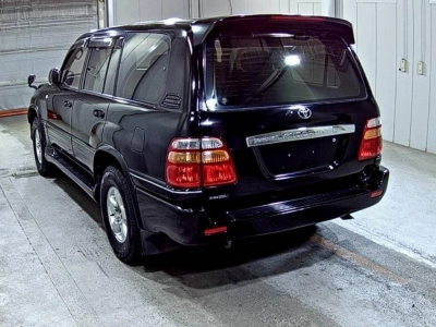TOYOTA LAND CRUISER 100