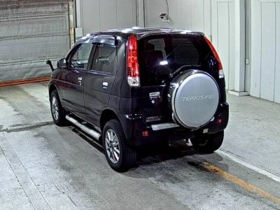 DAIHATSU TERIOS KID