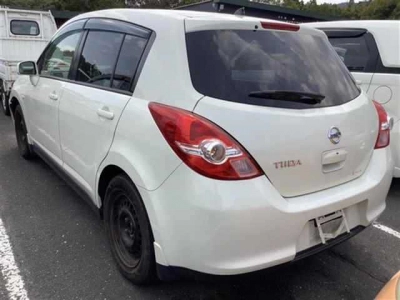 NISSAN TIIDA