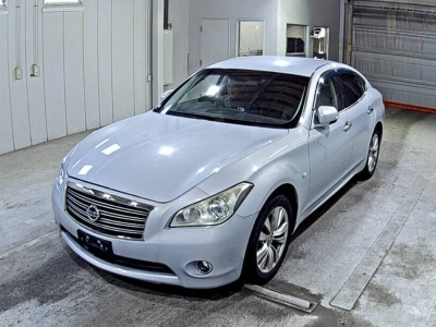 NISSAN FUGA