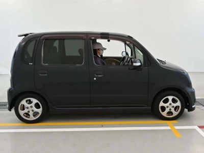 DAIHATSU MOVE LATTE
