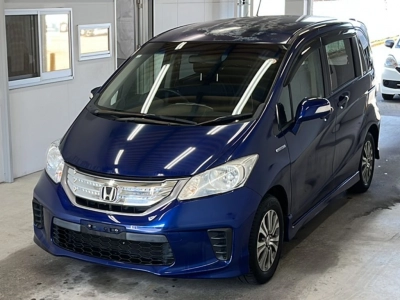 HONDA FREED HYBRID