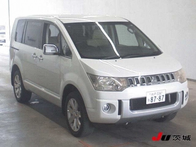 MITSUBISHI DELICA D:5