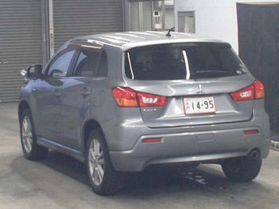 MITSUBISHI RVR