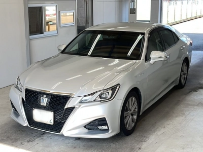 TOYOTA CROWN HYBRID