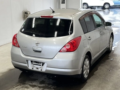 NISSAN TIIDA