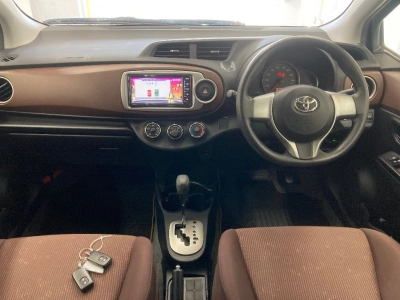 TOYOTA VITZ