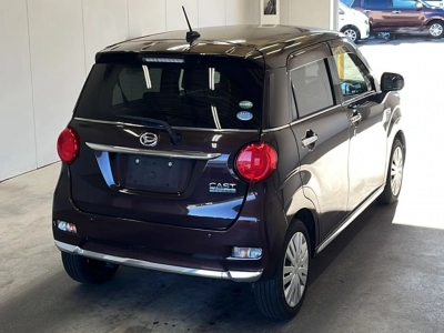 DAIHATSU CAST
