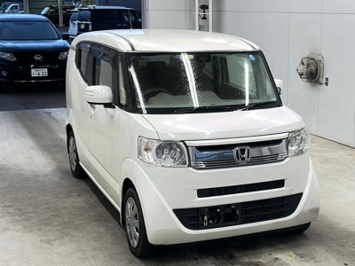 HONDA N-BOX SLASH
