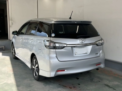 TOYOTA WISH
