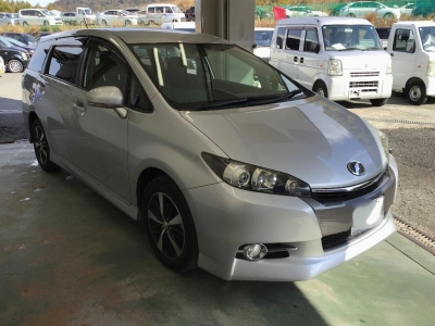 TOYOTA WISH