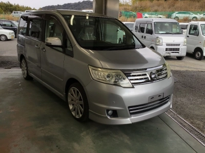 NISSAN SERENA