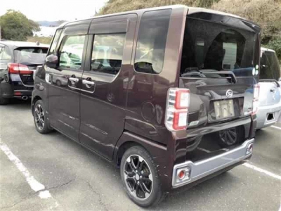 DAIHATSU WAKE