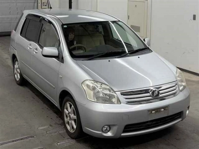 TOYOTA RAUM