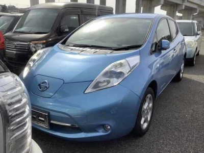 NISSAN LEAF