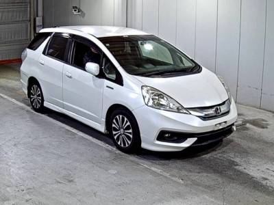 HONDA FIT SHUTTLE HYBRID