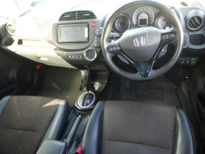 HONDA FIT SHUTTLE HYBRID