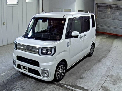 DAIHATSU WAKE