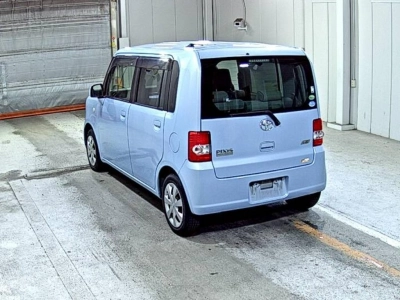 TOYOTA PIXIS SPACE