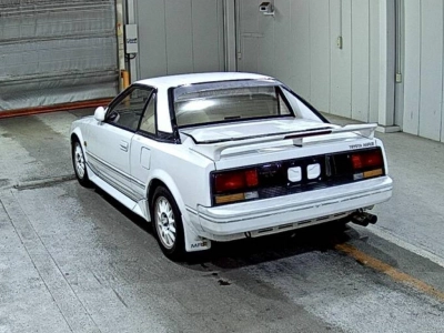 TOYOTA MR2