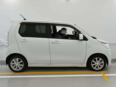 SUZUKI WAGON R STINGRAY