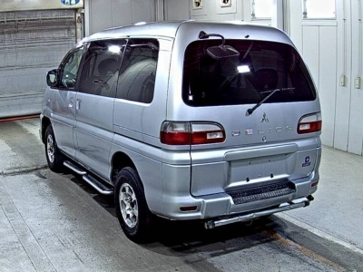 MITSUBISHI DELICA SPACE GEAR