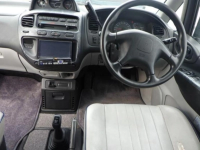 MITSUBISHI DELICA SPACE GEAR