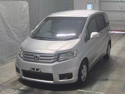 HONDA FREED SPIKE