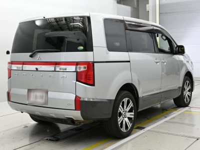 MITSUBISHI DELICA D:5