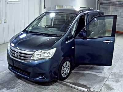 NISSAN SERENA
