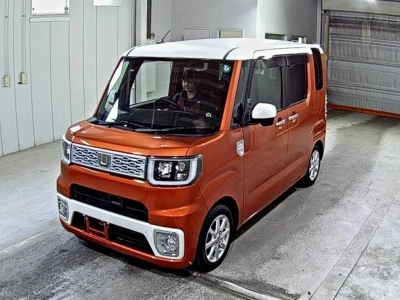DAIHATSU WAKE
