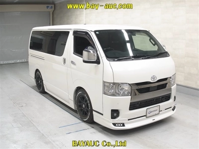 TOYOTA HIACE
