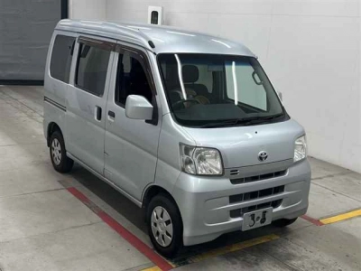 TOYOTA PIXIS VAN