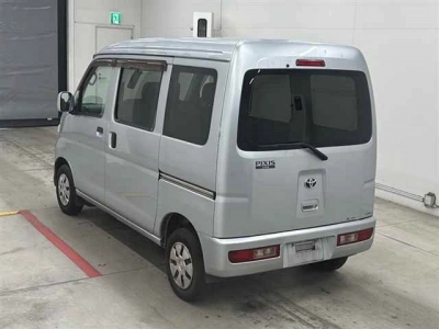 TOYOTA PIXIS VAN