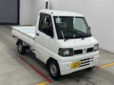 NISSAN CLIPPER TRUCK