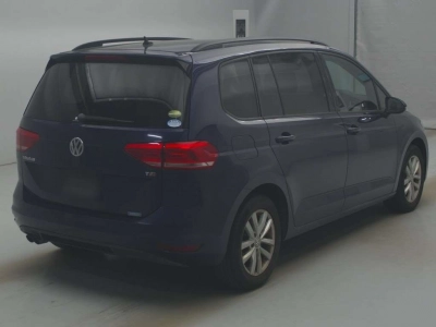 VOLKSWAGEN GOLF TOURAN