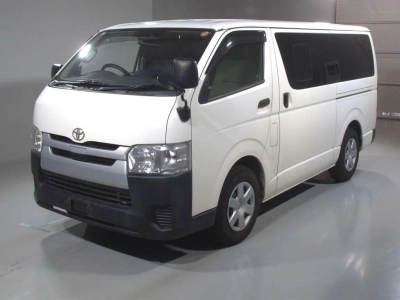 TOYOTA REGIUS VAN