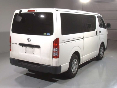 TOYOTA REGIUS VAN