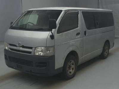 TOYOTA REGIUS VAN