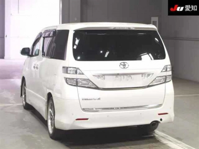 TOYOTA VELLFIRE