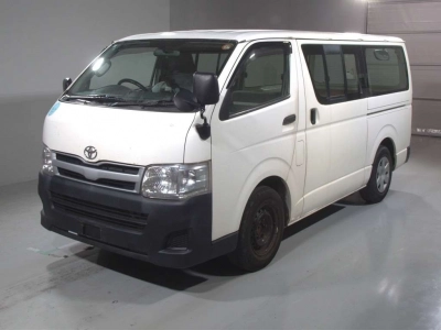 TOYOTA REGIUS VAN