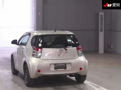 TOYOTA IQ
