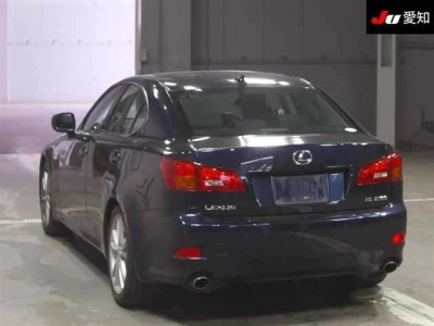 LEXUS IS