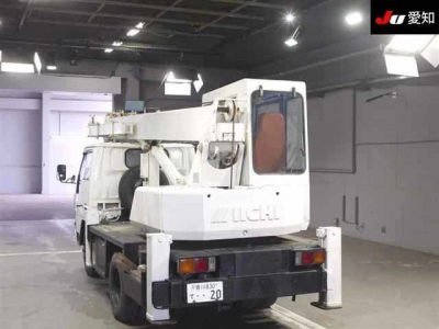 MITSUBISHI CANTER