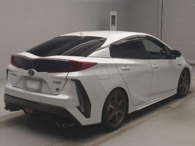 TOYOTA PRIUS PHV